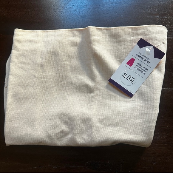 New High Waisted Shaper Short - Picture 8 of 9